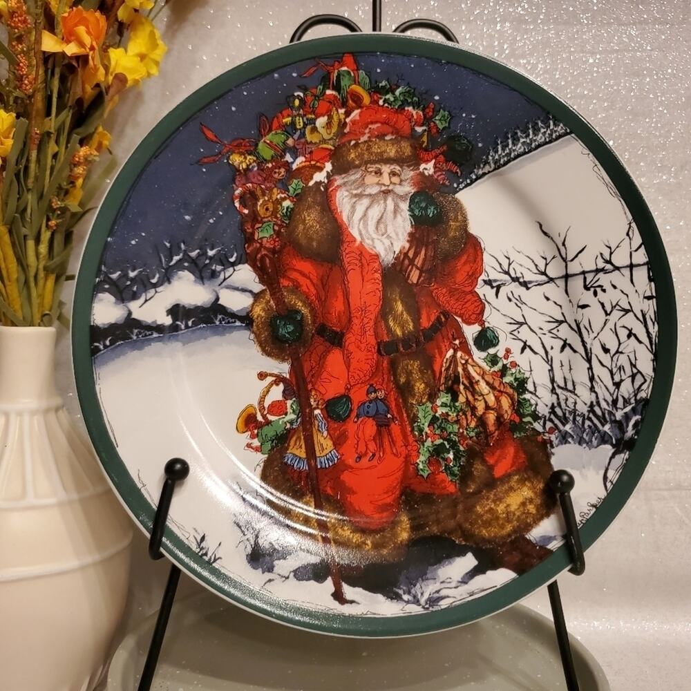 ROYAL Norfolk Old World Santa or Father Christmas 8 Collector Plate